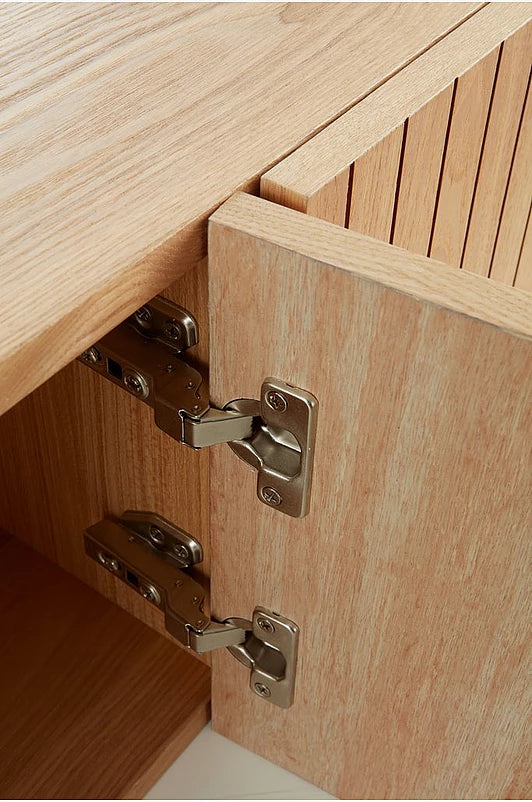 VALMONT Väggskåp – Retroinspirerad Förvaring i Askfaner