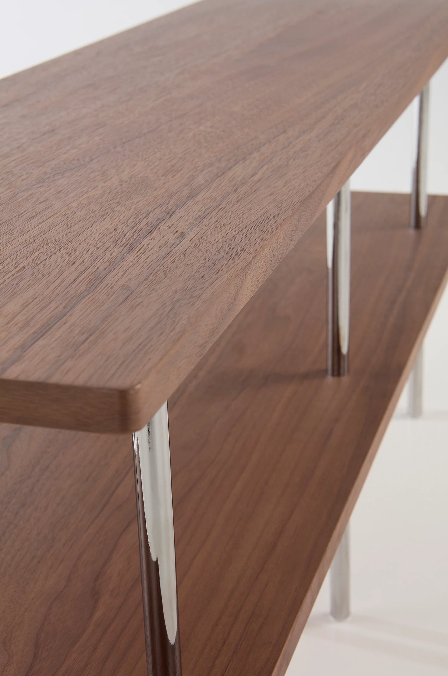 Valnötsfanér sideboard