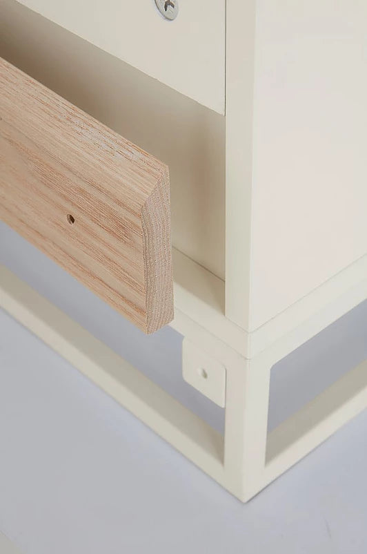 NORDHAMN Väggskåp – Minimalistisk Förvaring med Metallaccent