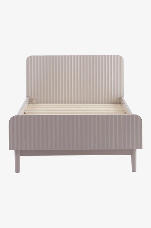 LÉONIE barnsäng med vågformad design