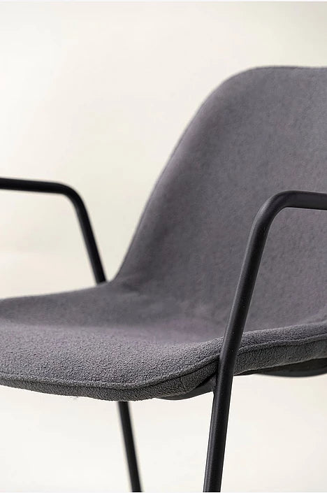 Nordelle Matstol – Bouclé & Svarta Armstöd 4-pack