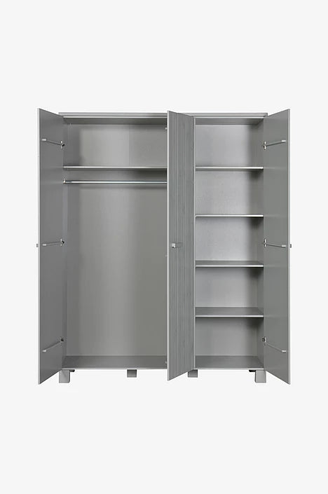 Haven – Rymlig garderob i borstad furu