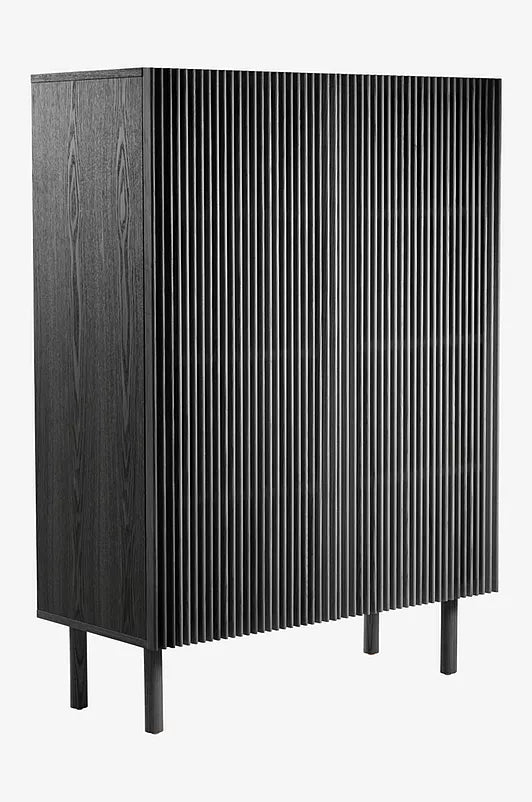 Nordal – Skåp med integrerat skrivbord i askfanér