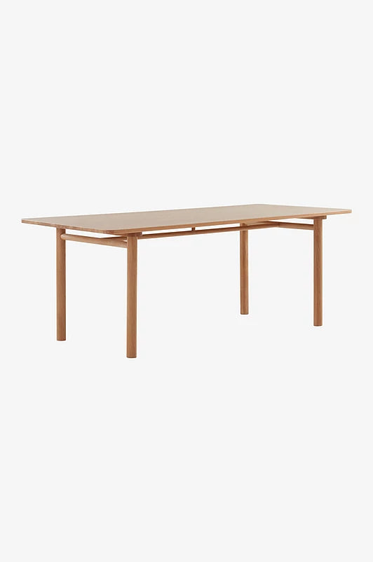 Erika – Skandinaviskt matbord i FSC-certifierad ek