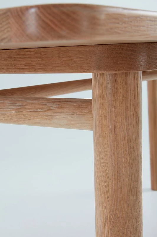 Erika – Skandinaviskt matbord i FSC-certifierad ek