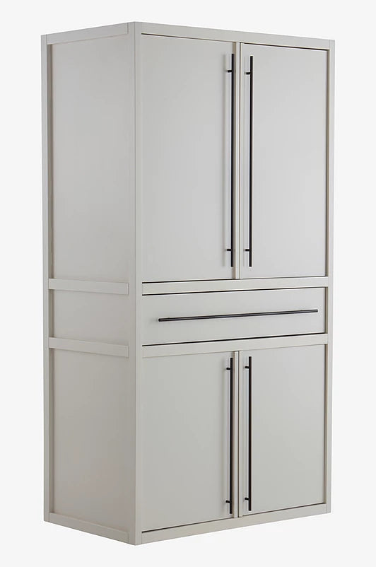 Rosenhaga Garderob – Elegant design med smart förvaring