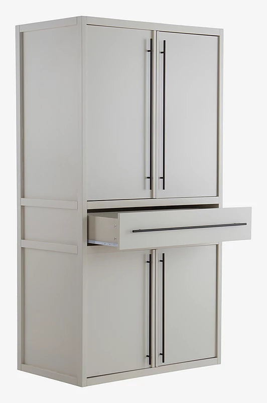 Rosenhaga Garderob – Elegant design med smart förvaring
